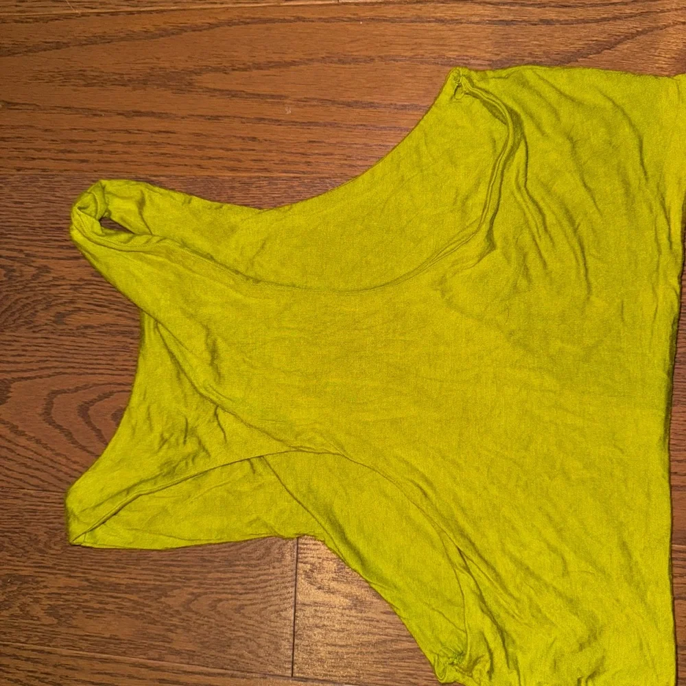 Crop tops - Picture 4 of 4